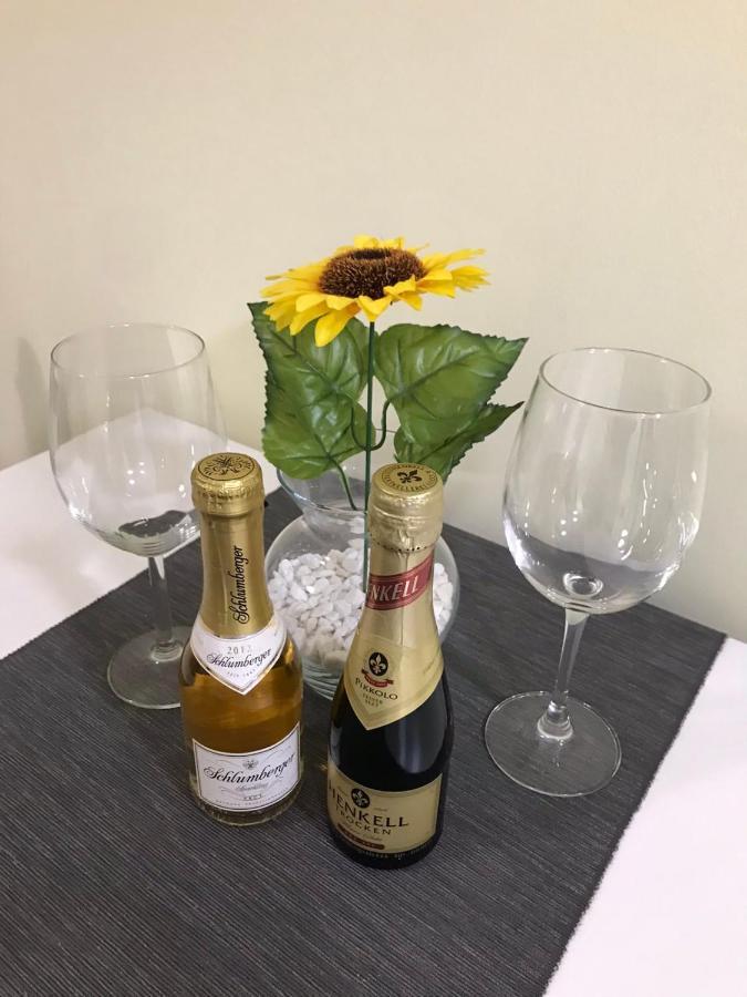 Apartment Sunflower021 Novi Sad Bagian luar foto